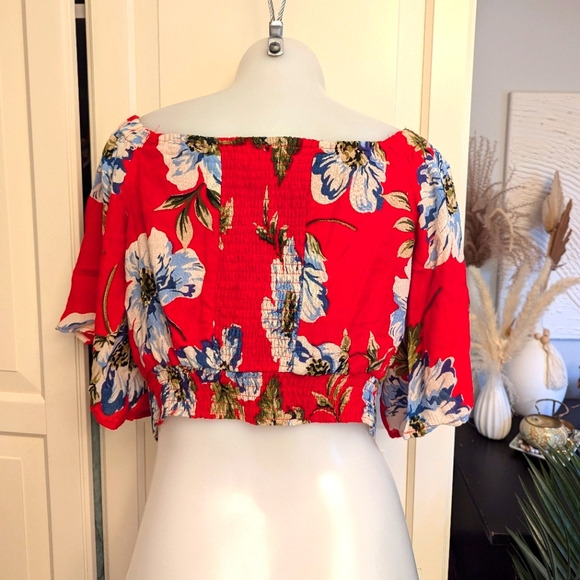 Band of Gypsies Floral Crop Top - Picture 2 of 5